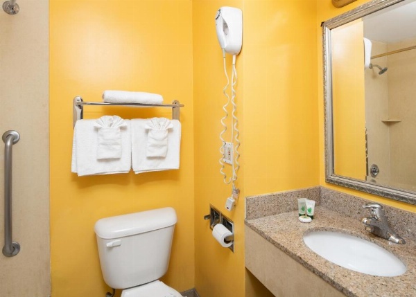 Fallbrook Country Inn image 26